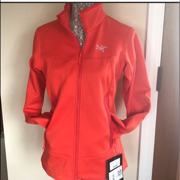 New ARC’TERYX Women’s jacket - Picture 1 of 5